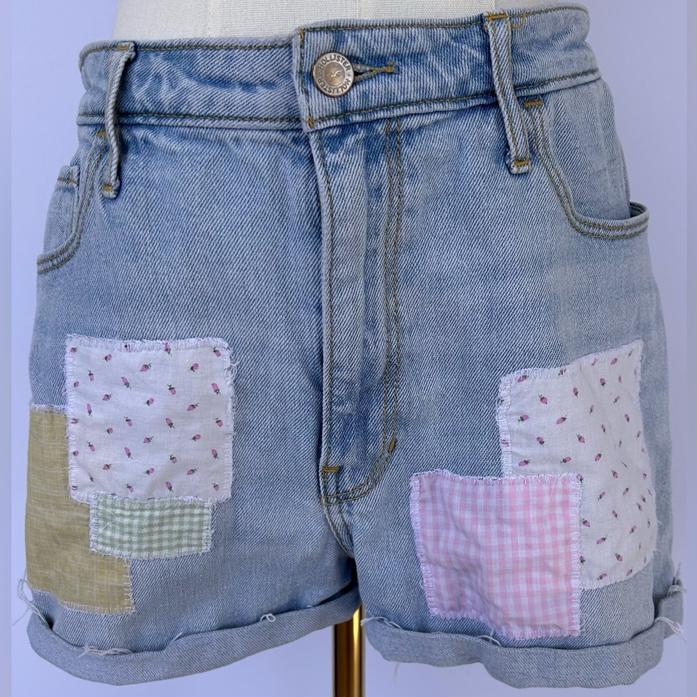 Hollister Women’s Patchwork Dad Jean Cut Off Shorts Cuffed‎ Size 11R W30 (L31)